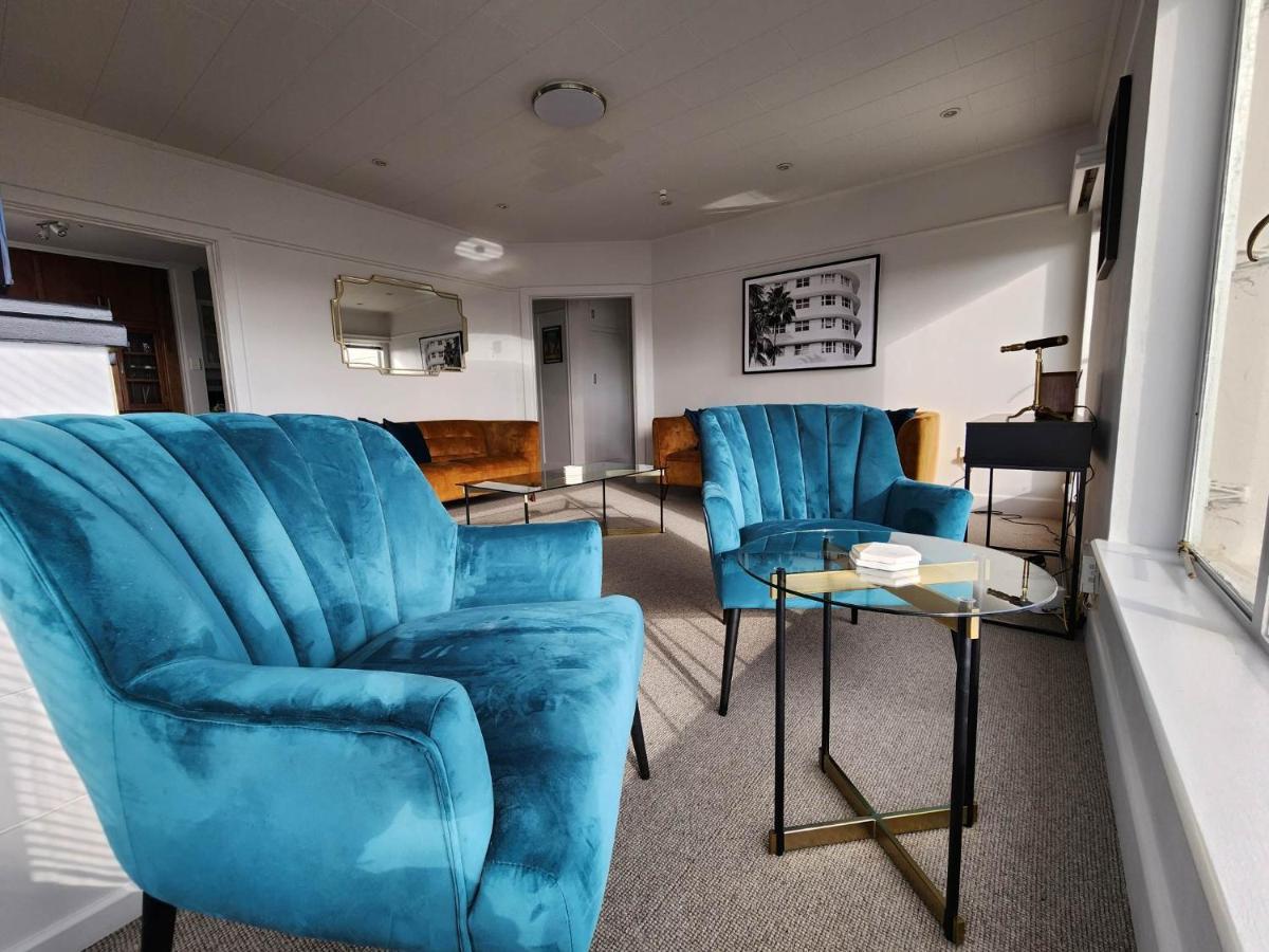 Art Deco Beauty On The Bay Hill Apartment Timaru Exterior photo