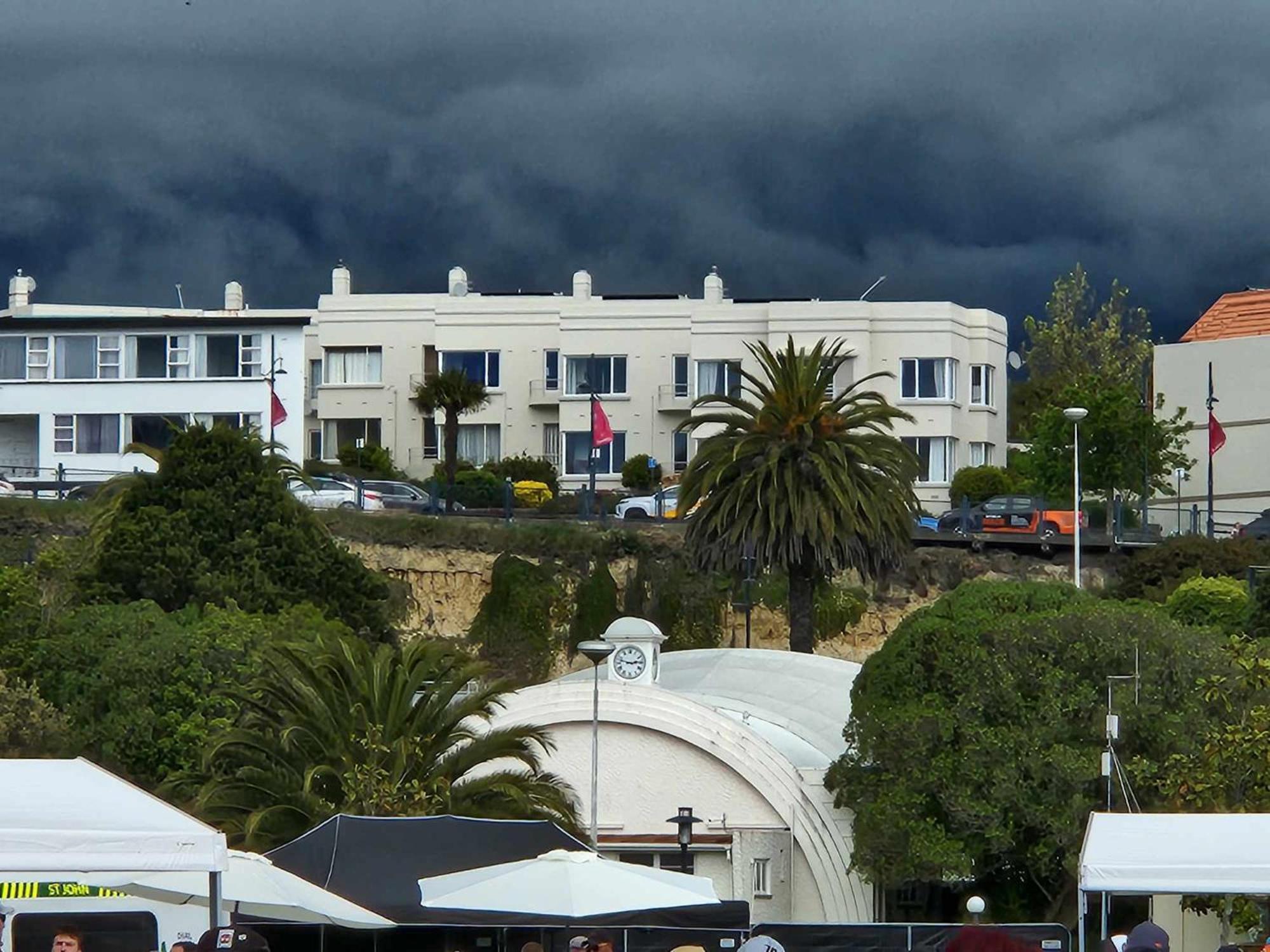 Art Deco Beauty On The Bay Hill Apartment Timaru Exterior photo