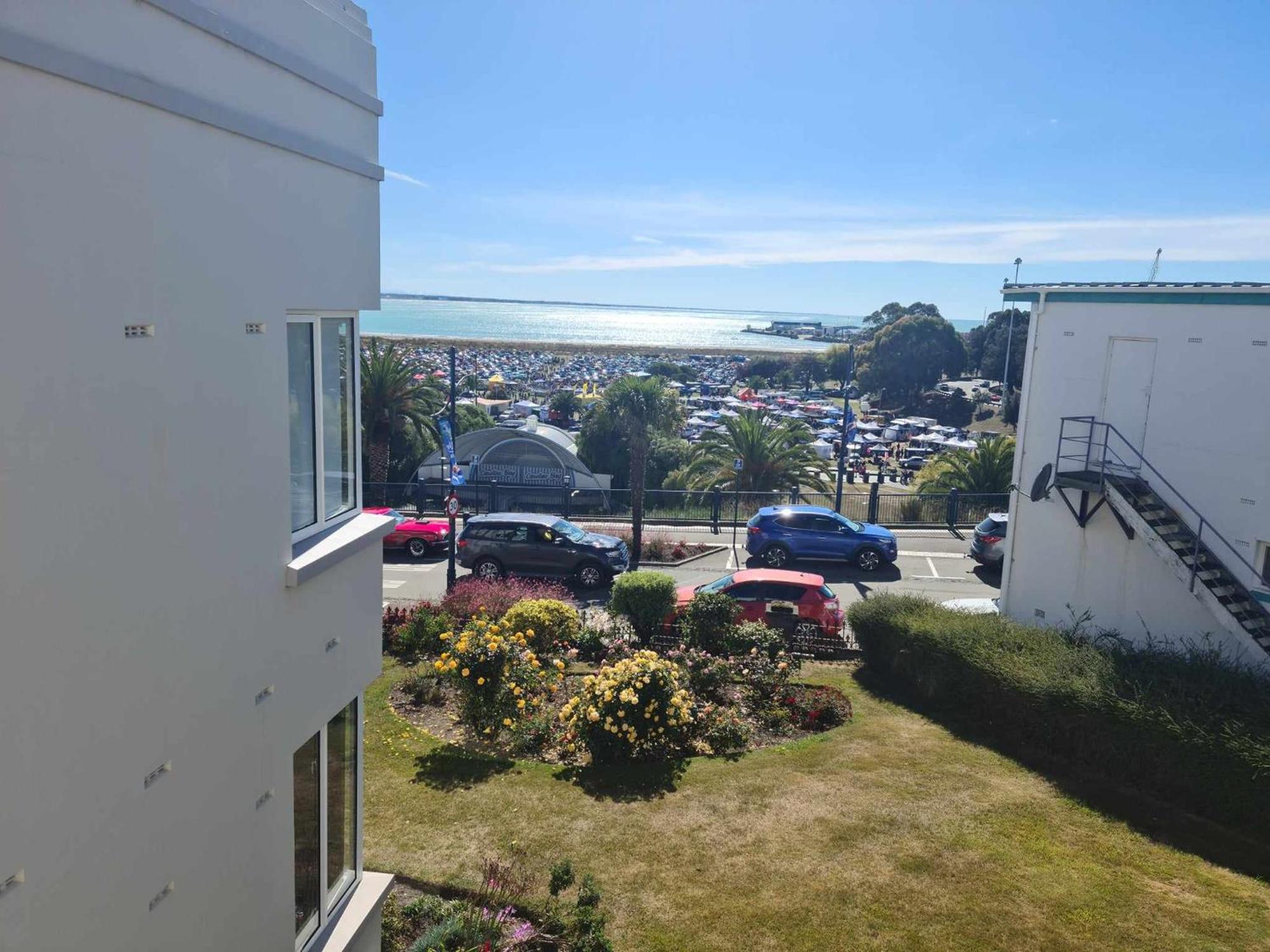 Art Deco Beauty On The Bay Hill Apartment Timaru Exterior photo